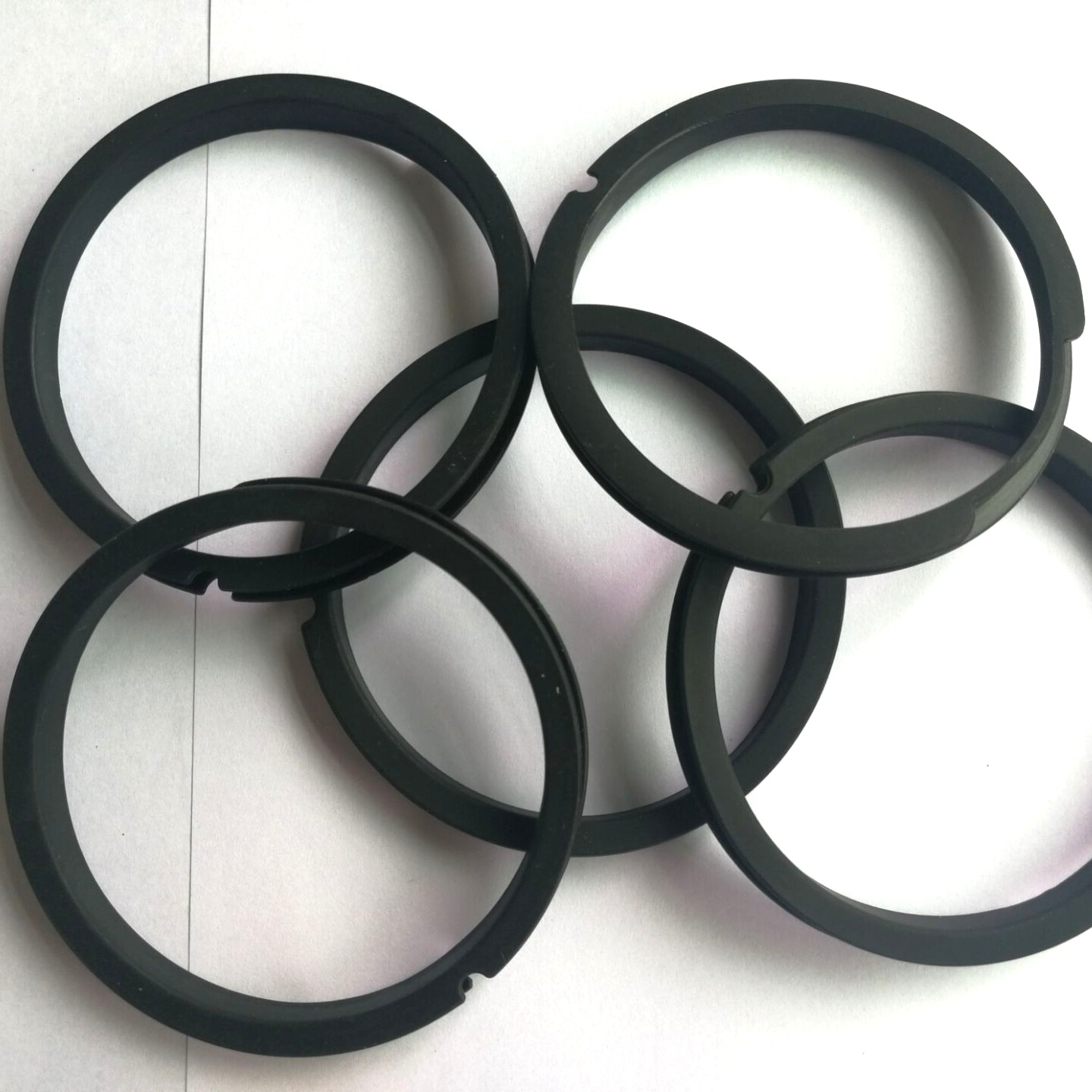 硅膠密封圈和橡膠密封圈哪個(gè)好 硅膠密封圈和橡膠密封圈哪個(gè)好